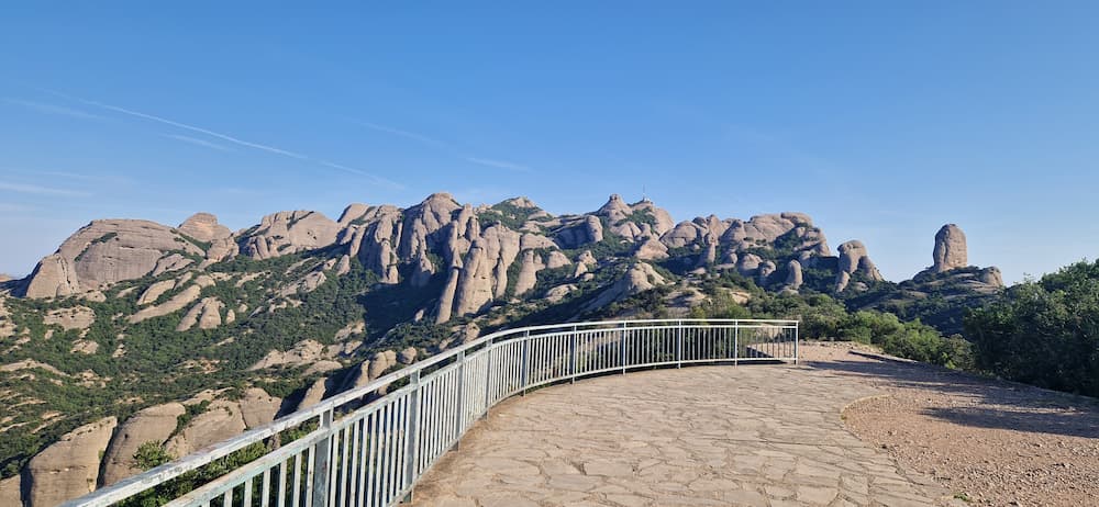Mirador d’Icona viewpoint on the Camí Nou de Sant Jeroni in the Sant Joan Montserrat area