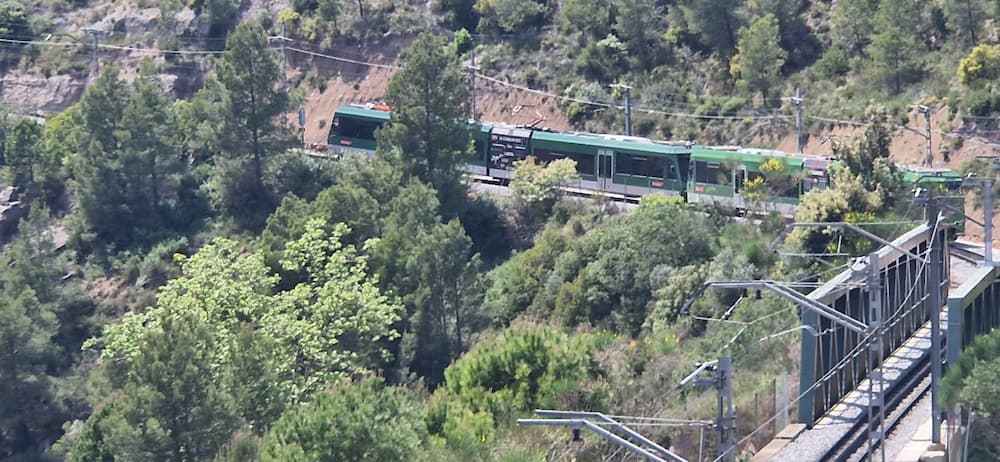 Montserrat Rack Railway vs Cable Car