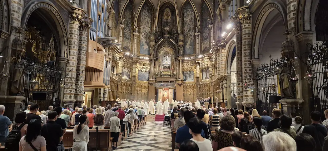 Masses at Montserrat: the 11 am conventual Mass inside the basilica